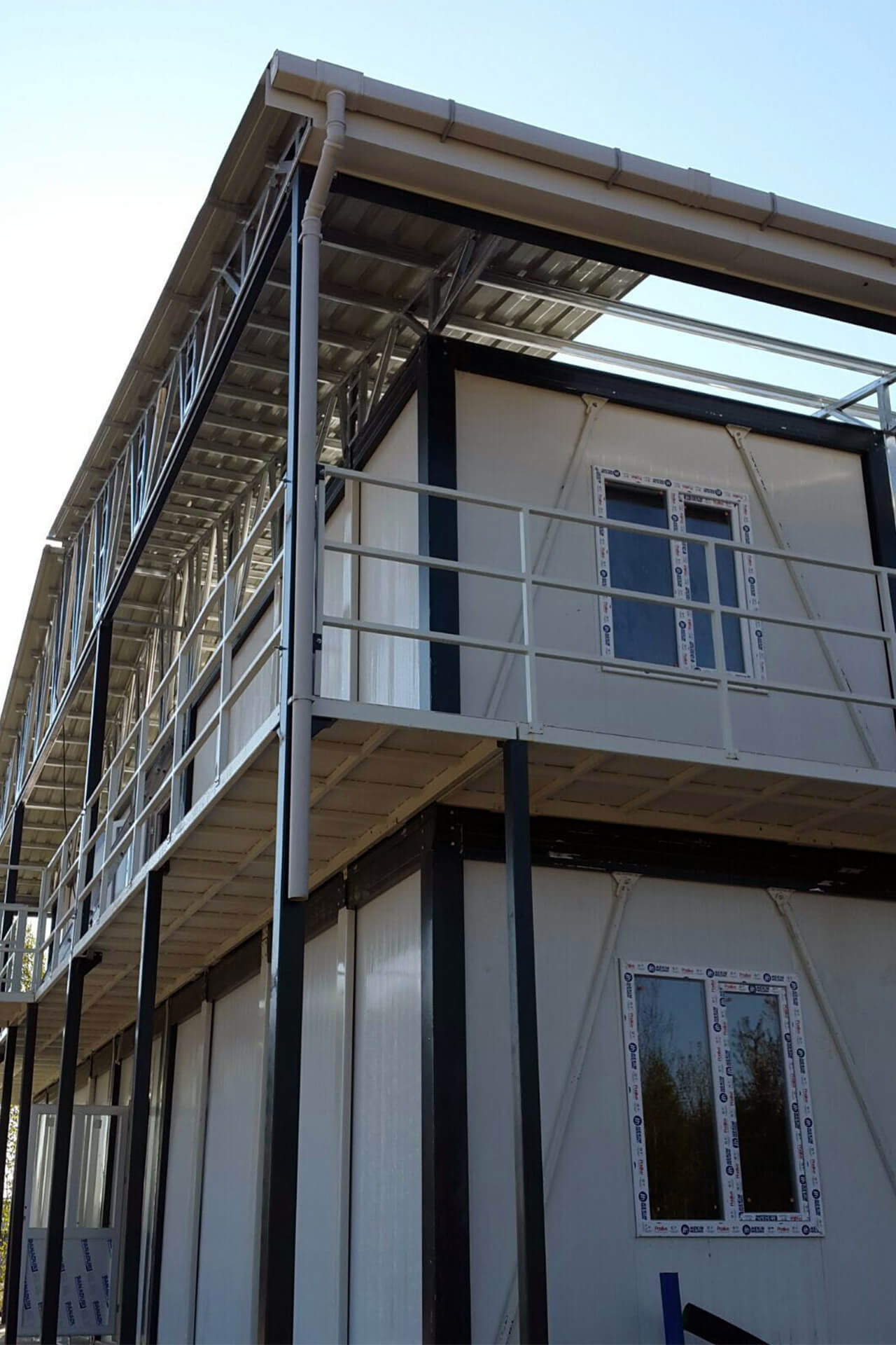 demountable containers